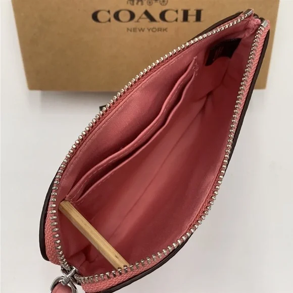 COACH Boxed Corner Zip Wristlet With Daisy Print - Picture 13 of 15